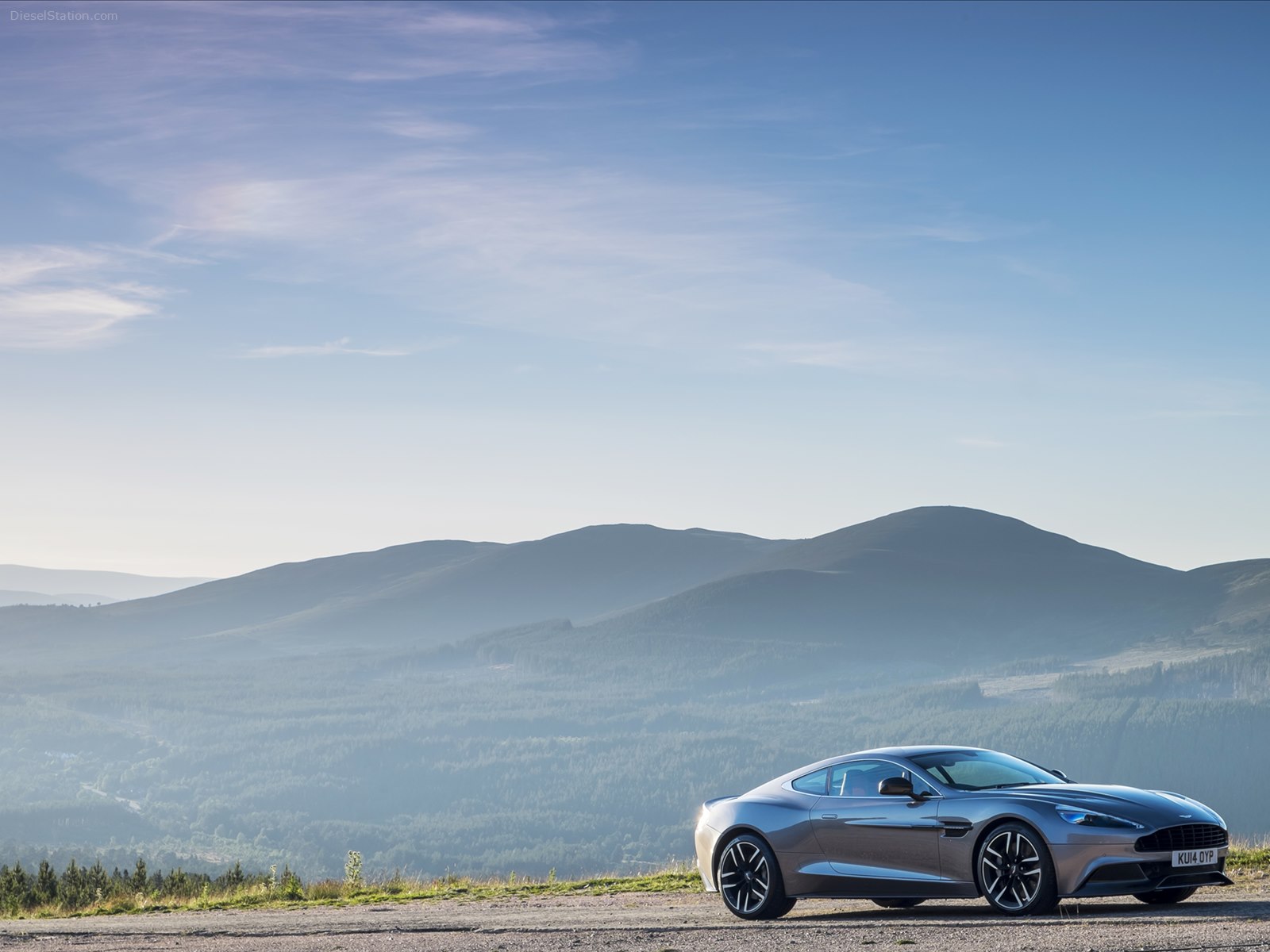 Aston Martin Vanquish 2015